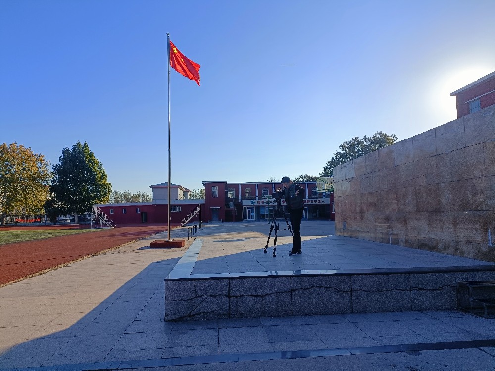 学校操场舞台