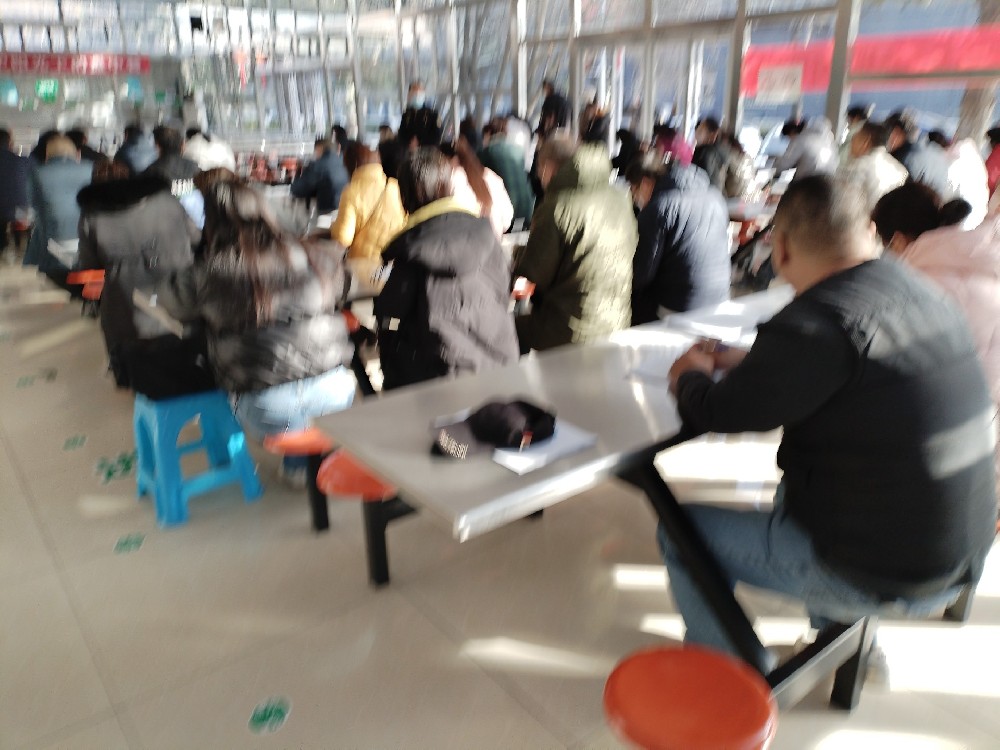 廊坊市广阳区教体局法制股组织辖区相关单位来我校食堂进行培训考···